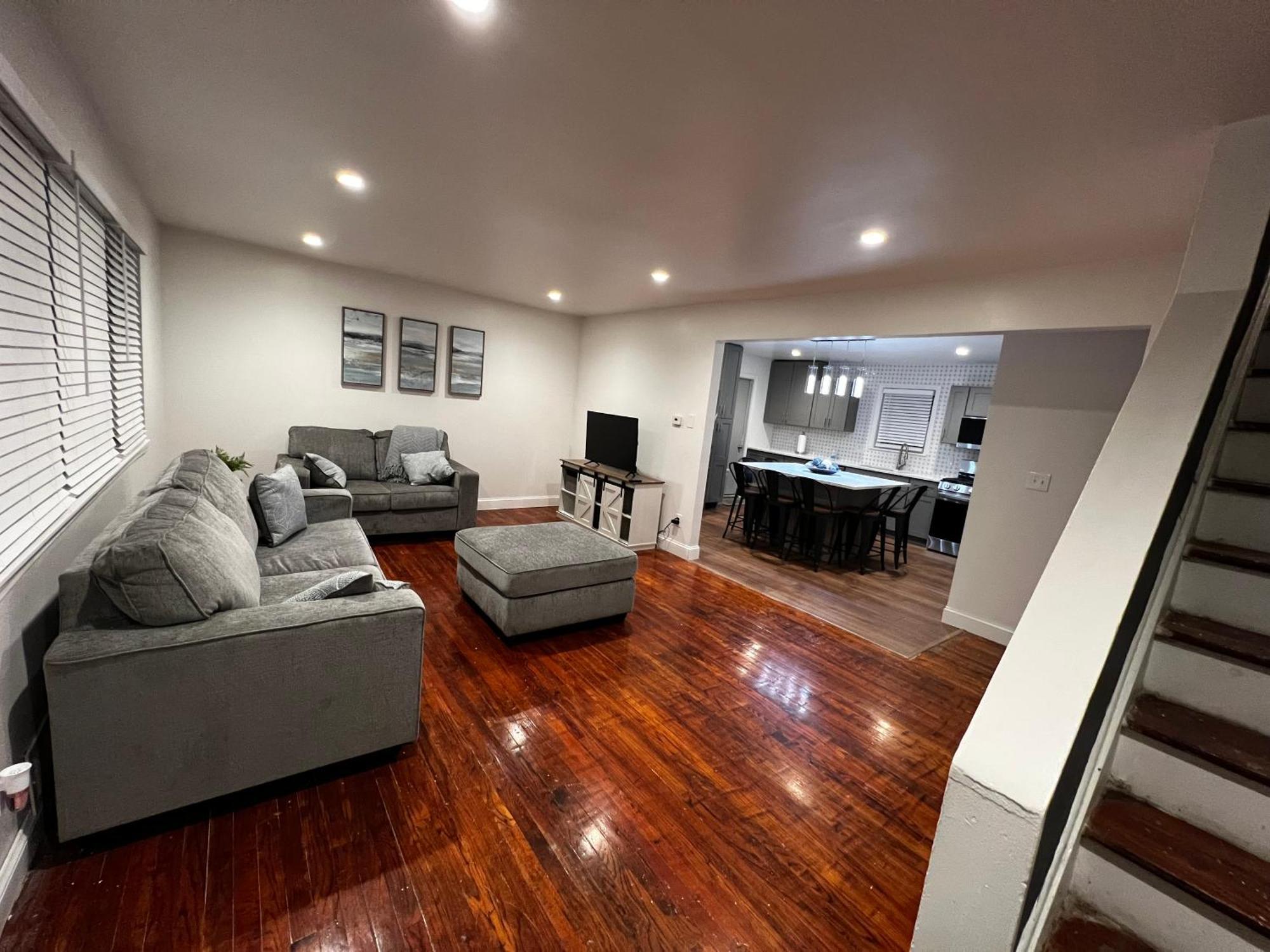 Spacious 3 Bedroom Ewing Home -Quiet เทรนตัน ภายนอก รูปภาพ